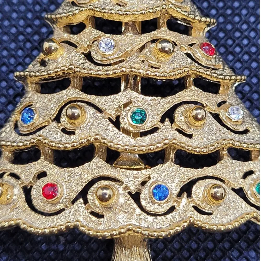 Luxe Vintage Holiday Sparkle Rhinestone Tiered Tree Brooch Gold Tone‎ Elegant